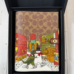 🦖☃️ COACH Holiday Notebook in Signature Canvas with Rexy & Snowman ☃️🦖